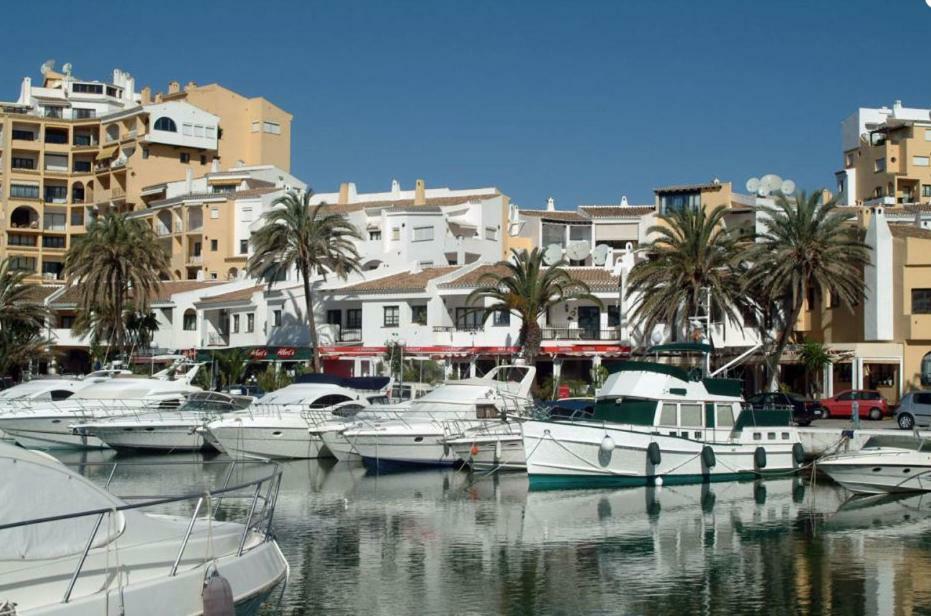 Adosado En Residencial Holiday home